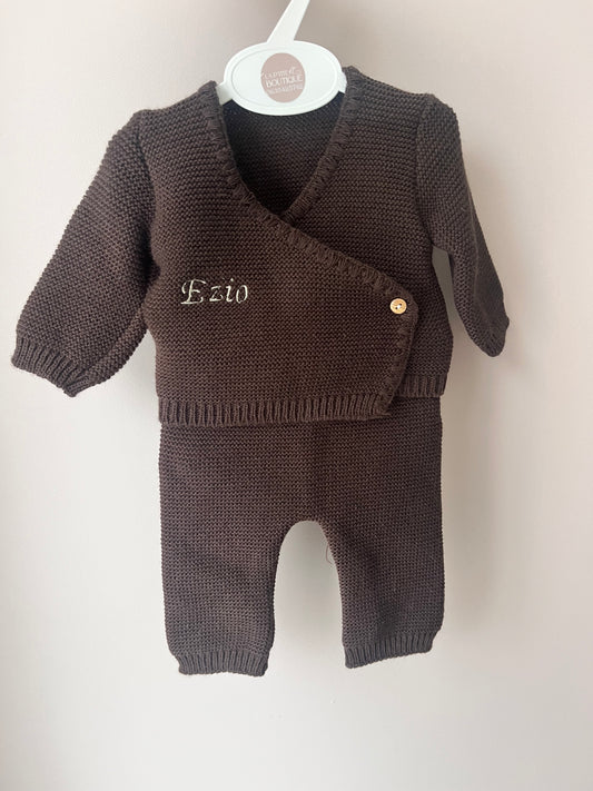 ensemble en maille brodé