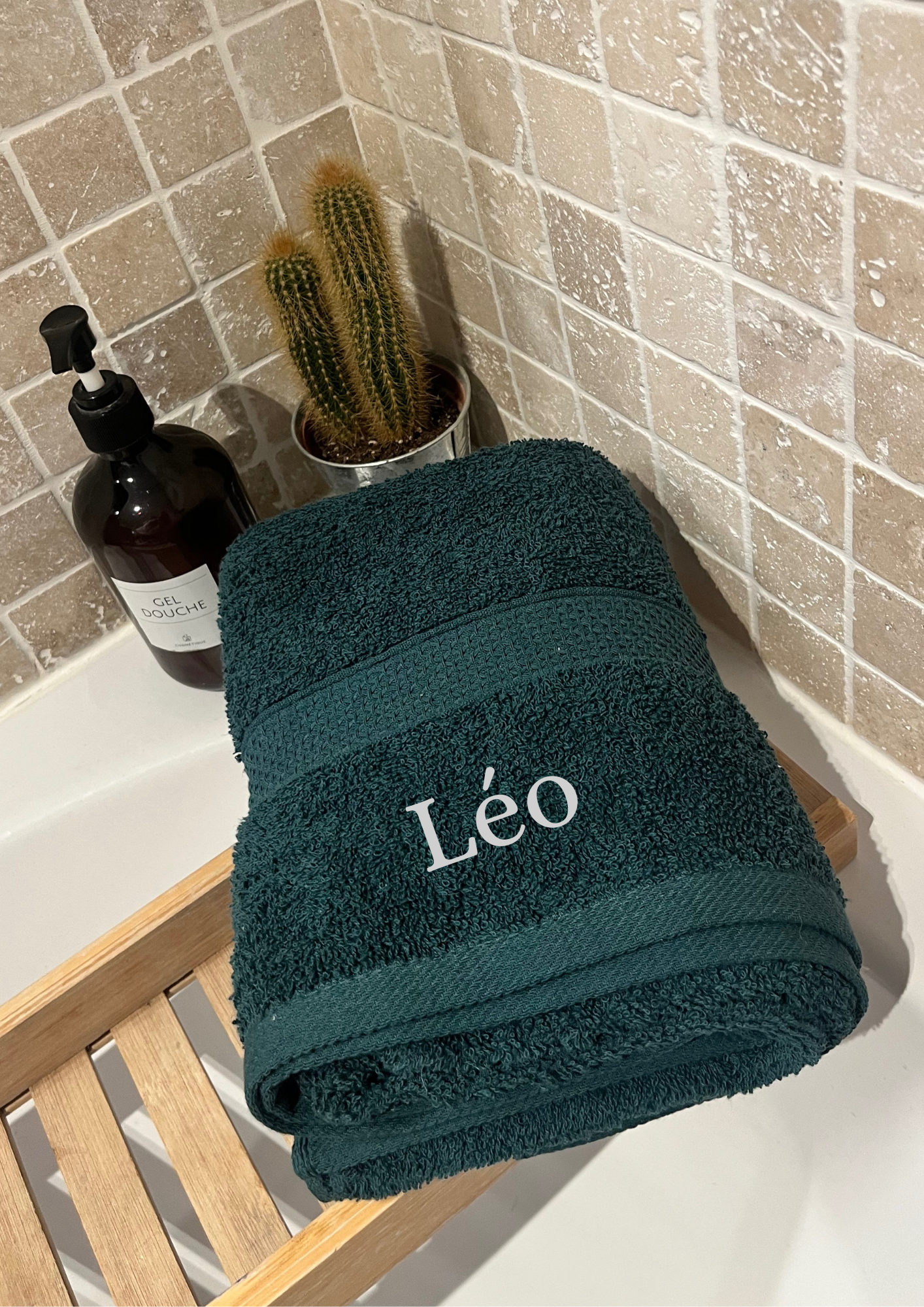 Serviette de bain brodée verte